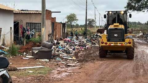 Quatro s&atilde;o presos por incentivar descarte irregular de lixo