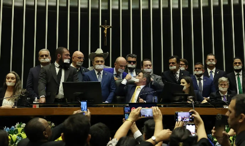 Manifesto por anistia divide parlamentares de MS e paralisa Congresso Nacional