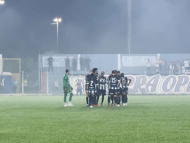 Futebol de MS divide opini&otilde;es: torcida resiste, mas des&acirc;nimo predomina