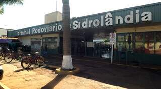 Motorista &eacute; denunciado por abandonar adolescente autista em rodovi&aacute;ria 
