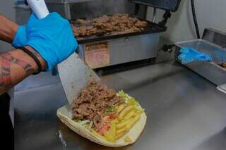 Casa com lanche &aacute;rabe foi aberta com donos fazendo jejum o dia todo