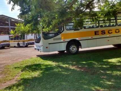 Falta de pagamento a terceirizados deixa alunos sem transporte escolar