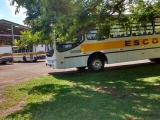 Falta de pagamento a terceirizados deixa alunos sem transporte escolar