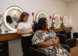 Samina Studio inaugura espa&ccedil;o com escova a R$ 39,90 e combos promocionais