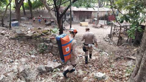 On&ccedil;a-pintada ataca morador e leva c&atilde;ozinho &agrave;s margens do Rio Paraguai
