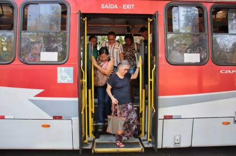 Enquete: 59% n&atilde;o acreditam em resultados pr&aacute;ticos da CPI do transporte