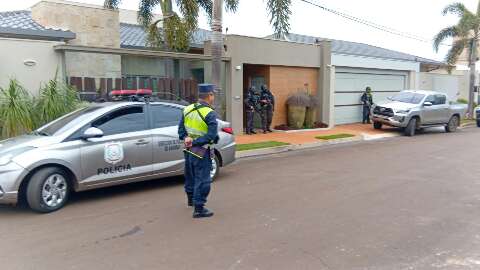 Contador ligado ao tr&aacute;fico tenta tirar a vida ao descobrir que &eacute; alvo da pol&iacute;cia
