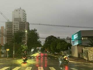 Chuva leve anuncia chegada de frente fria em Campo Grande