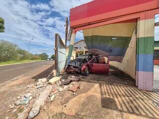 Depois de ter muro destru&iacute;do em acidente, fam&iacute;lia ainda perde TV para ladr&otilde;es