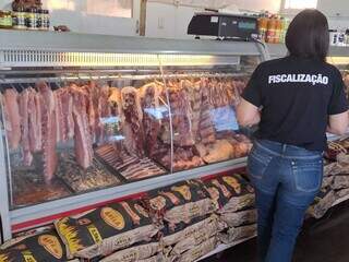 Veja sinais de carne ruim que podem acabar com churrasco do Dia dos Pais
