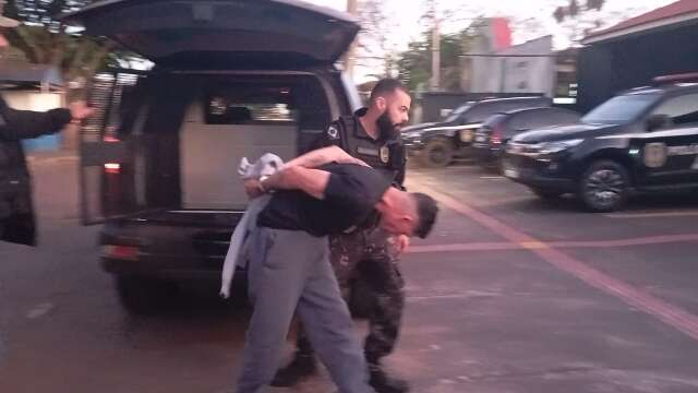 Preso suspeito de atirar em dois homens na sa&iacute;da de boate