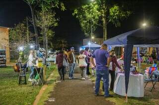 &Aacute;rvore plantada por morador antigo deu nome a nova feira da capital