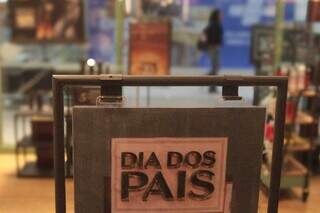 Metade dos consumidores deve gastar at&eacute; R$ 100 no presente de Dia dos Pais