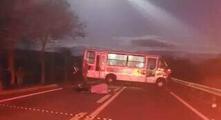 Motociclista colide com micro-&ocirc;nibus e morre na MS-156