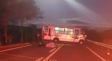 Motociclista colide com micro-&ocirc;nibus e morre na MS-156