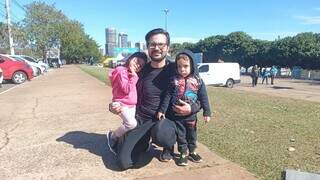 Pais aproveitam evento esportivo para celebrar dia especial com os filhos Pais aproveitam evento esportivo para celebrar dia especial com os filhos