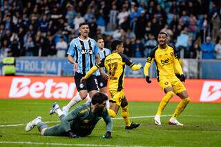 Gr&ecirc;mio sofre derrota em casa para o lanterna Sport no Brasileir&atilde;o