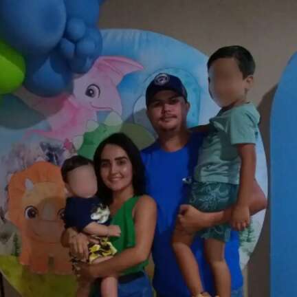 Jovem alega acidente e diz que mulher virou volante, mas vizinho contesta