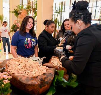 Na 10&ordf; edi&ccedil;&atilde;o, feijoada beneficente na Capital arrecada R$ 200 mil em convites 