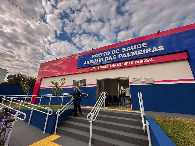 Prefeita &eacute; multada e proibida de usar rosa em pr&eacute;dios p&uacute;blicos