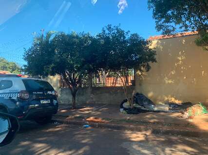 Andarilho &eacute; encontrado morto sobre colch&atilde;o em cal&ccedil;ada do Jardim Aeroporto