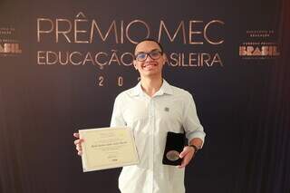 Estudantes de MS ganham &ldquo;Oscar&rdquo; da educa&ccedil;&atilde;o por nota na reda&ccedil;&atilde;o do Enem