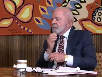 Lula anuncia cr&eacute;dito de R$ 30 bilh&otilde;es aos afetados por  tarifa&ccedil;o