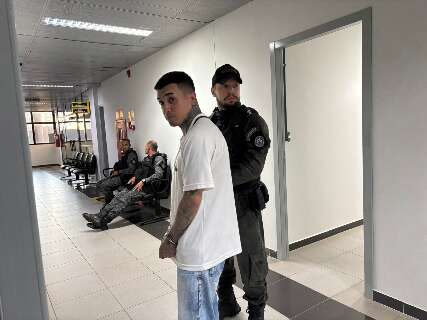 Mulher passa mal ao ver assassinos do marido e do neto na 1&ordf; audi&ecirc;ncia
