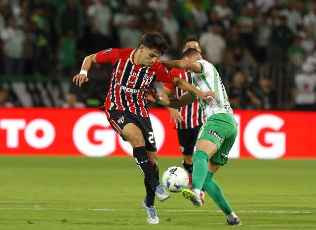 Rafael defende p&ecirc;nalti e S&atilde;o Paulo arranca empate contra colombianos