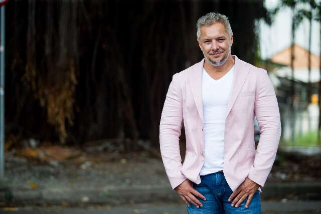 Feira Liter&aacute;ria ter&aacute; J&uacute;lio Maria, bi&oacute;grafo de Ney Matogrosso e Elis Regina
