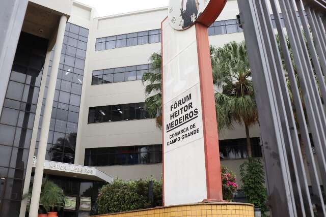 Servidor da Justi&ccedil;a &eacute; flagrado tentando aplicar golpe em frente ao F&oacute;rum