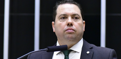 Mulher diz ter perdido R$ 24 mil em golpe e denuncia amea&ccedil;a de deputado