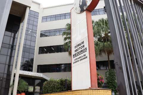 Servidor da Justi&ccedil;a &eacute; flagrado tentando aplicar golpe em frente ao F&oacute;rum