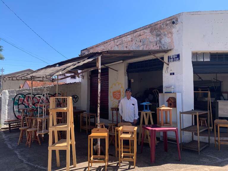 Entre vendas baixas e teimosia, José resiste há 10 anos no mesmo ponto