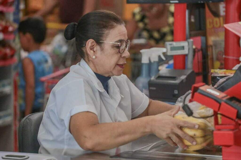 Operador de caixa lidera oferta de vagas de trabalho abertas nesta sexta