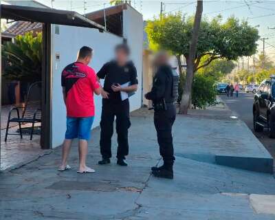 Armas e muni&ccedil;&otilde;es s&atilde;o apreendidas na casa de dono de oficina alvo da PF
