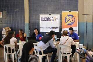 Multid&atilde;o busca certificado, mas ignora mais de 1.000 vagas em evento de emprego