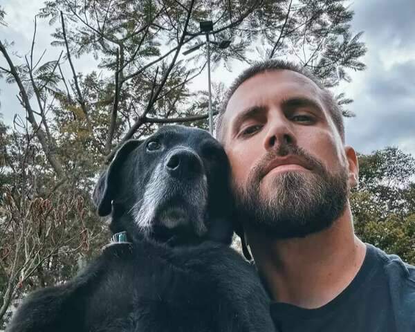 Afeto entre campo-grandense e c&atilde;o parapl&eacute;gico comove a internet