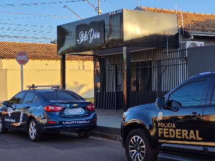 Ve&iacute;culos s&atilde;o apreendidos em oficina no Tijuca e em condom&iacute;nio de luxo