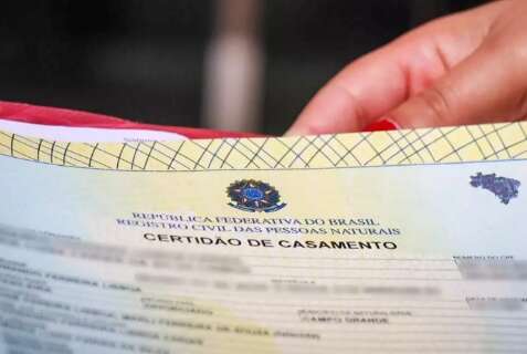 Enquanto s&oacute; um cart&oacute;rio j&aacute; arrecadou R$ 23 milh&otilde;es no ano, taxas pesam no bolso 