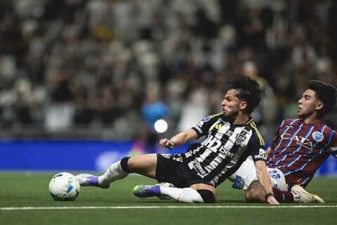 Hulk marca no fim e Atl&eacute;tico-MG vira sobre time argentino na Sul-Americana