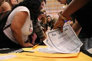 Multid&atilde;o busca certificado, mas ignora mais de 1.000 vagas em evento de emprego