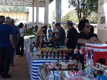Com venda de verduras, geleias e artesanato, Mercado da UFMS abre ao p&uacute;blico