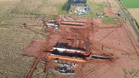 Ind&uacute;stria de soja em constru&ccedil;&atilde;o emprega 300 oper&aacute;rios e fica pronta em 2027