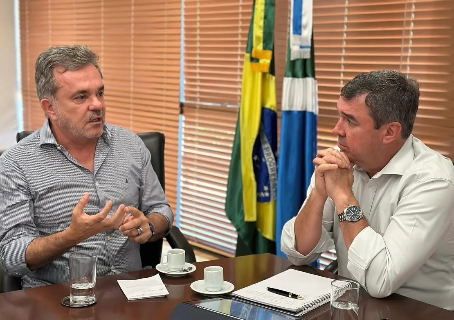 PT aguarda pouso de Riedel para desembarcar do governo