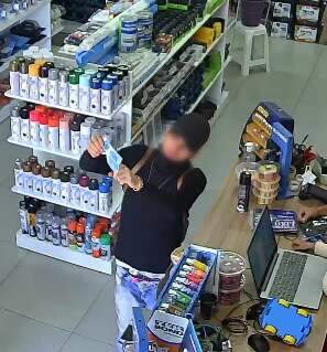 Jovem de 19 anos fabricava notas falsas em casa e distribu&iacute;a em com&eacute;rcios