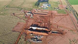 Ind&uacute;stria de soja em constru&ccedil;&atilde;o emprega 300 oper&aacute;rios e fica pronta em 2027