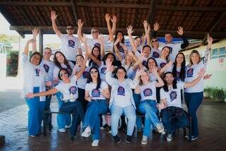 Ap&oacute;s 23 anos, alunos do &ldquo;terceir&atilde;o&rdquo; se reencontram com festa anos 80