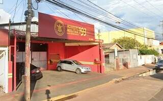 Embriagado, jovem invade quartel dos Bombeiros e tenta furtar motocicleta