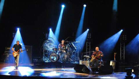 Hoje tem Paralamas do Sucesso, Bon Odori e Abandonadus Motoclube 